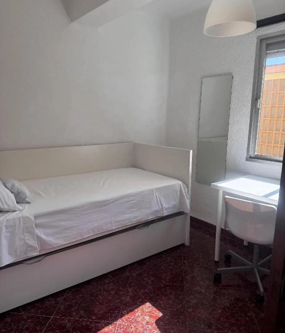 Acogedor Piso De 4 Dormitorios Màlaga